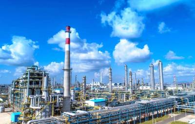 大國重器!江蘇最高丙烯丙烷分離塔成功吊裝 - 第十一屆中國石油化工裝備采購國際峰會暨展覽會